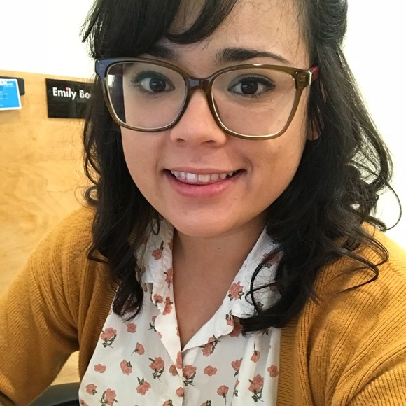 Meet your Posher, Emily - Picture 3 of 5